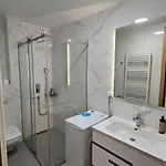 Lana 602 아파트